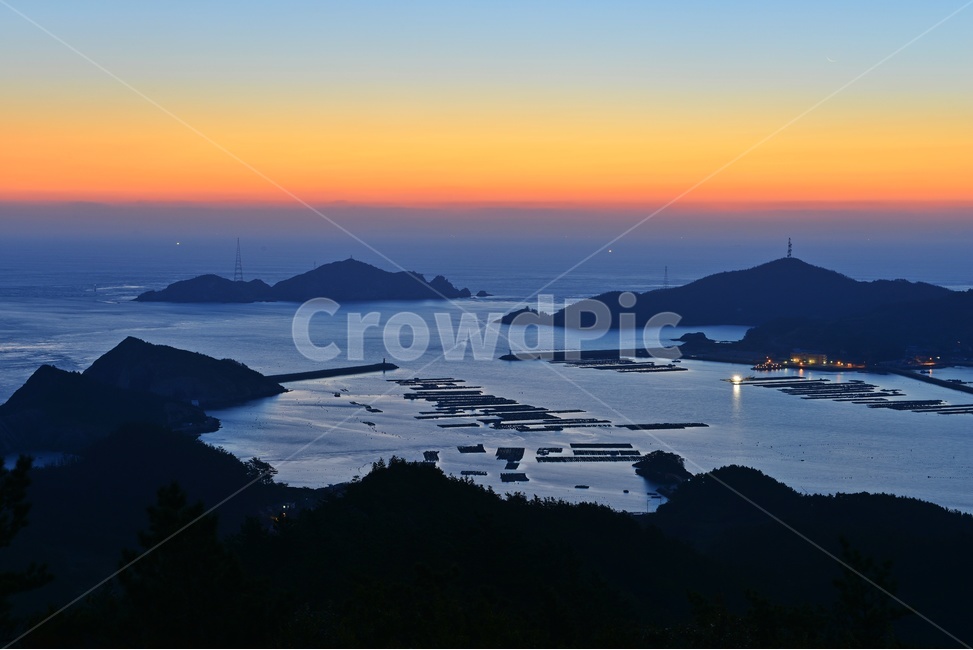 nature,자연,outdoors,옥외,sea,바다,ocean,대양,water,물,shoreline,해안선,coast,연안,redsky,붉은하늘,sky,하늘,dawn,새벽,신안,흑산도,흑산도아침,일출,여명,해돋이,흑산도항