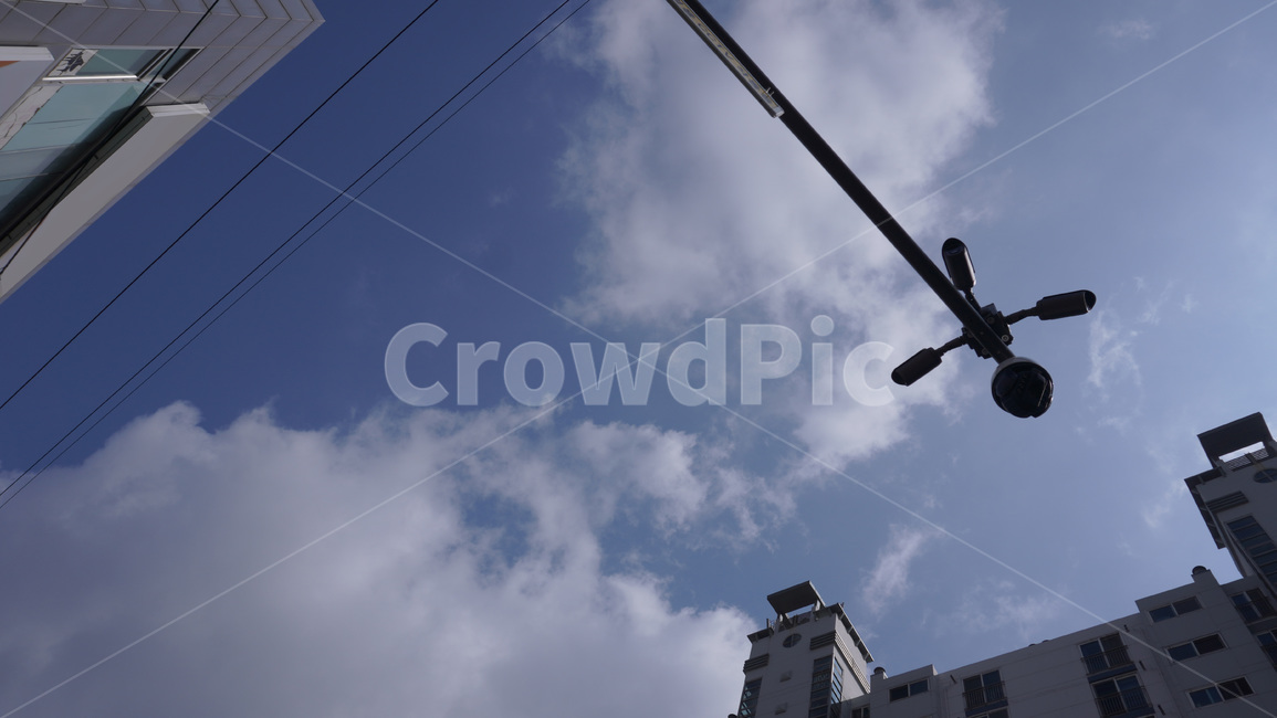 하늘,구름,건물,cctv,전깃줄,파란하늘,sky,cloud,감시카메라,풍경,자연