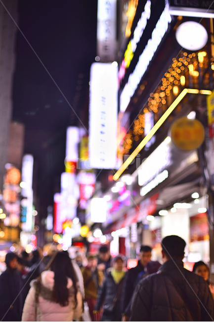 야경,밤거리,밤풍경,도시야경,한국도시경관,nightlife,나이트라이프,보행자,인간,person,사람,human,쇼핑가,중심가,화려한,칼라풀,씨티,city,nightview,background,배경,바탕,백그라운드,명동거리,myeongdong,서울,seoul,인파,쇼핑객,조명,불빛,네온사인,neonsign,light,flare,bokeh,보케,빛망울,플레어,중심지,urban,어반,빌딩,건물,building,town,도시,야경,밤,풍경,nightscape,night,landscape,도시,city,사람들,대중,군중,other people,crowd