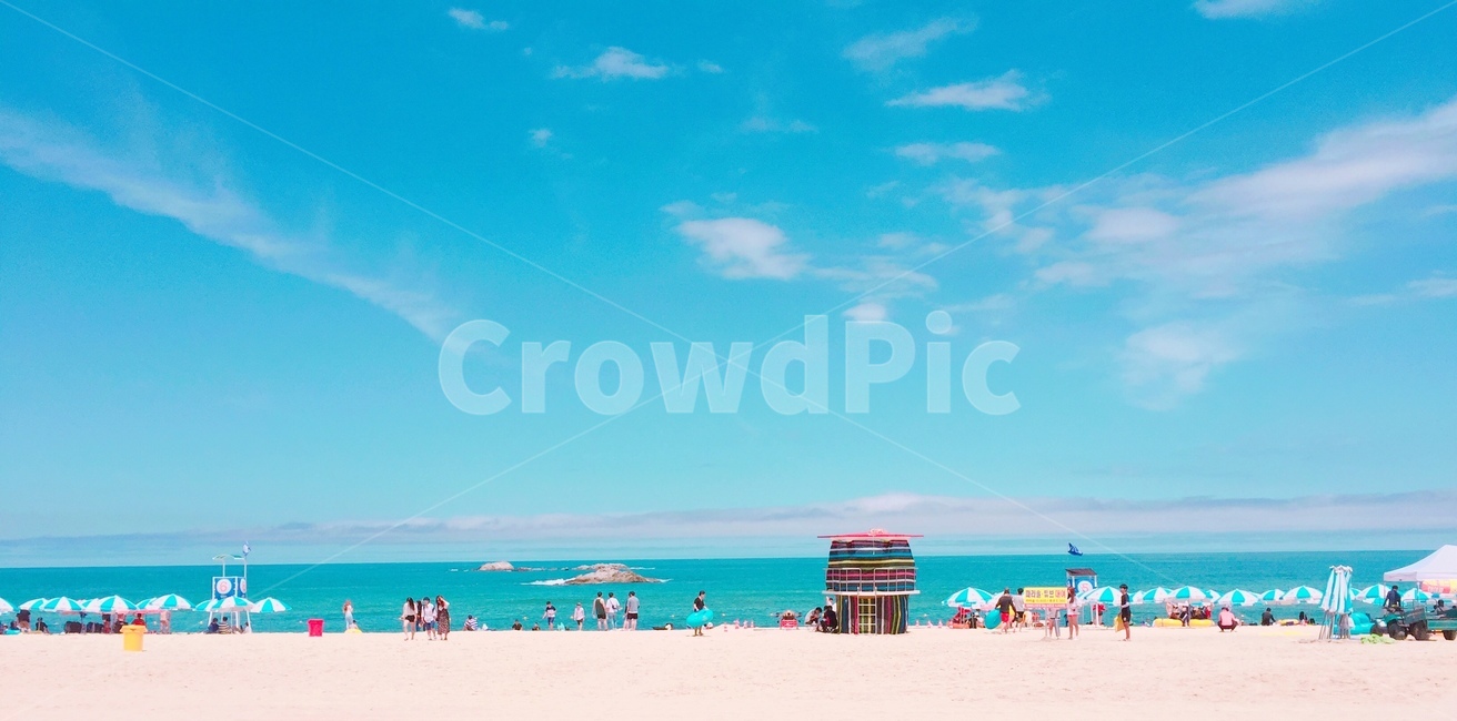 경포대,맑은날씨,푸른바다,푸른하늘,여유로움,자연,풍경,nature,landscape,해변,바다,beach,sea,shoreline,해안선,water,물,outdoors,옥외,ocean,대양,coast,연안,바닷가
