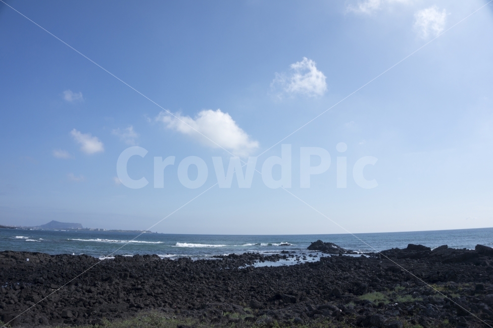 제주도,제주,해변,바다,풍경,야외,섬,해안,돌,자연,녹색,여행,보기,바위,매력,남쪽,맑은,지평선,여름,화산,아침,아시아,아름다운,배경,물,해안선,휴가,한국,서귀포,성산일출봉,하늘,구름,투명,자연,풍경,nature,landscape,제주도,jeju,jeju island,architecture,건축물,building,건물,tower,탑