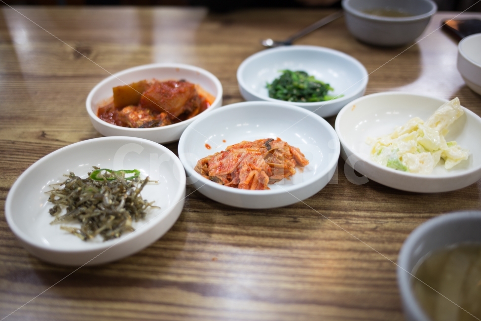 반찬,점심식사,멸치볶음,김치,샐러드,시금치,무조림,음식,식재료,요리,food,cook,meal,dishes,food reserves,한식,한국음식,한국요리,korean food,korean dishes,korean meal,korean cook