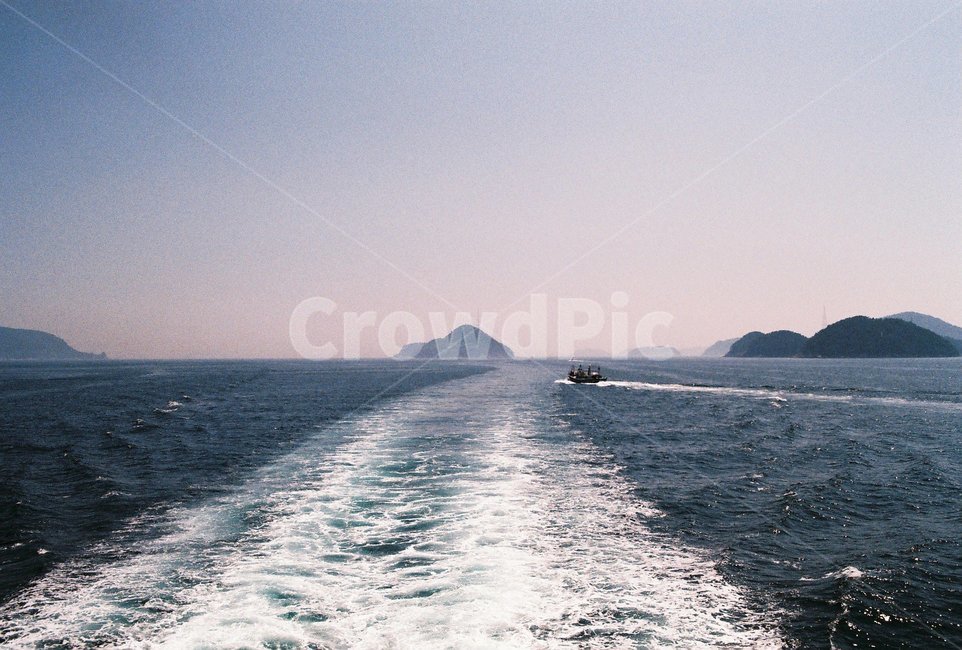 바다,하늘,파도,배,필름카메라,자연,풍경,nature,landscape,ocean,대양,sea,outdoors,옥외,water,물,land,땅,shoreline,해안선