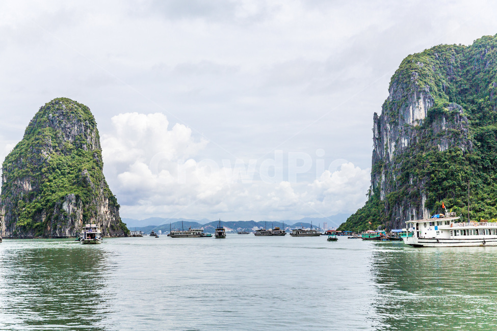 베트남,하롱베이,세계자연유산,관광지,구름,하늘,바다,선박,ㅅ험,유람선,배,자연,풍경,보트,자연,풍경,nature,landscape,해외,외국,세계,foreign,oversea,world,세계자연풍경,해외자연풍경,외국자연풍경,world nature landscape