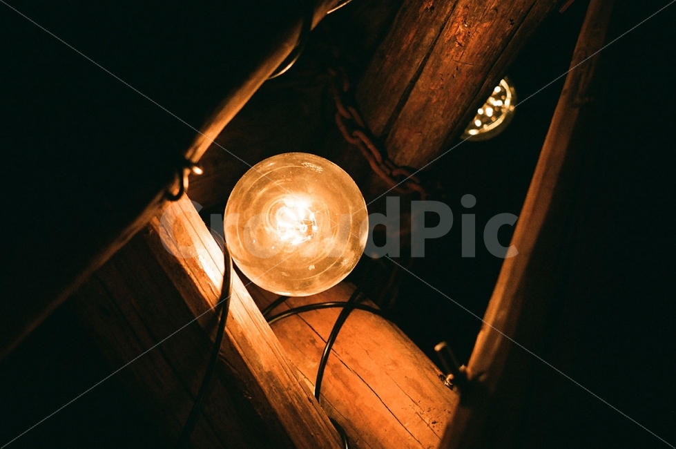 전구,장식,인테리어,천장,빛,필름,카페,감성,sensible,feeling,인테리어,실내디자인,interior design