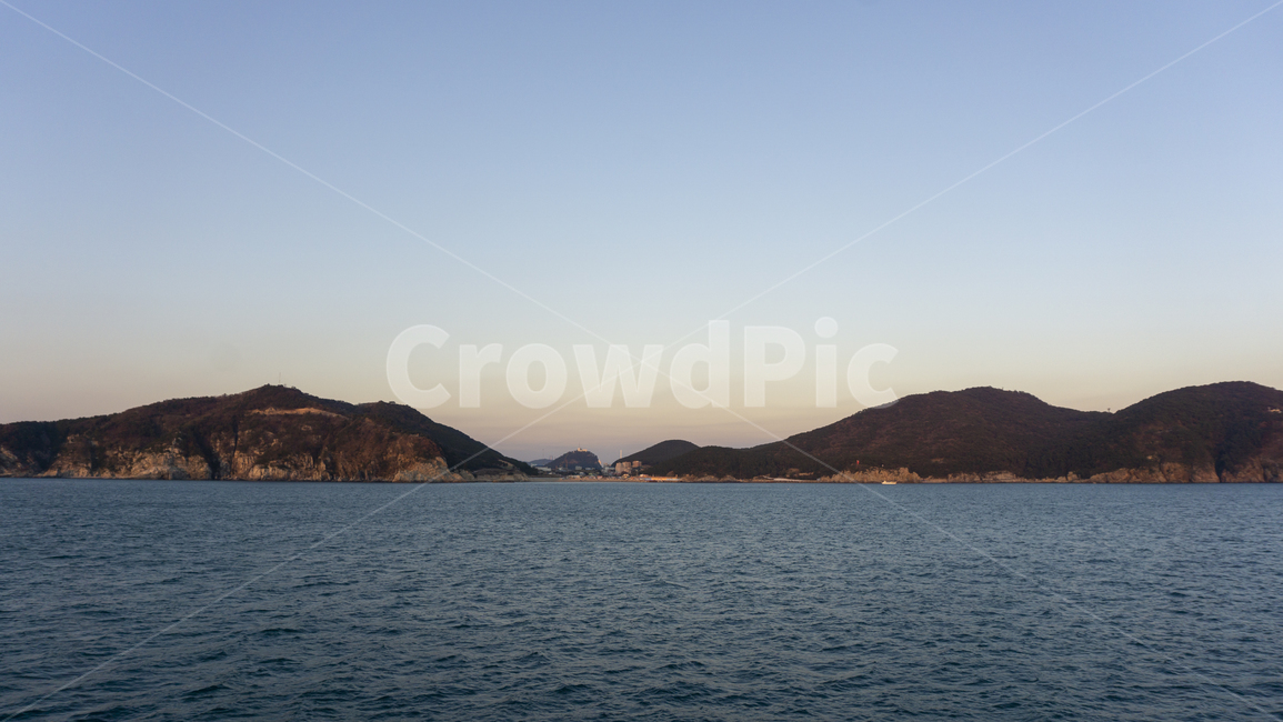 바다,구름,일몰,sunset,sea,clouds,blue,파랑,하늘색,하늘,선박,ship,자연,nature,햇빛,황혼,붉은하늘,새벽,나라