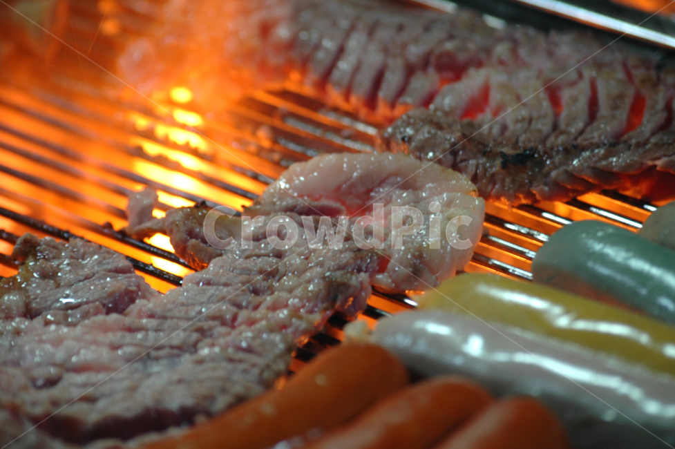바베큐,삼겹살,버섯,소세지,캠핑,불꽃,고기