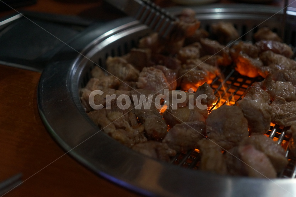 고기,불판,소금구이,삼겹살,외식,불맛,맛집,고깃집,음식,식재료,요리,food,cook,meal,dishes,food reserves,육류,고기,meat