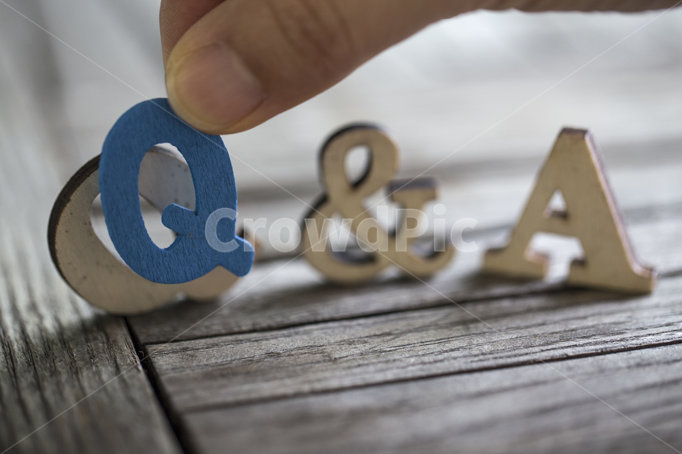 질의응답,질문,대답,문의,qa,문답,기호,영문,알파벳,문자,칼라,나무,텍스트,쇼핑몰,질의,and,question,answer,손가락,사물,물건,오브젝트,thing,object,matter,연출,컨셉,콘셉,direction,concept