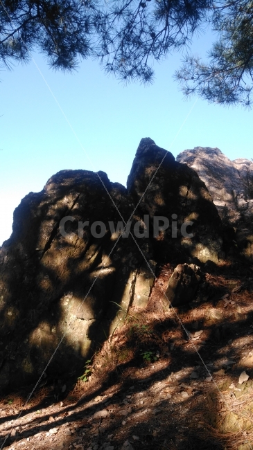바위산,등반,산,쉼,암반,초가을,바위,암벽,그늘,숲,자연,풍경,nature,landscape,한국자연풍경,한국자연경관,korea nature landscape,outdoors,옥외,cliff,낭떠러지