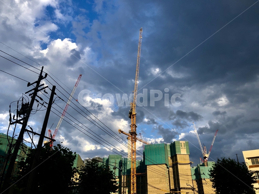 constructioncrane,건설크레인,건물,하늘,구름,건설업,건축업,construction industry