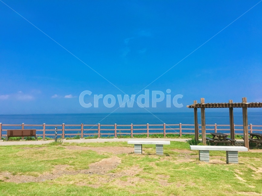 sea,제주도,jeju,landscape,자연,풍경,도로,road,하늘,sky,blue,jejuisland,돌,rock,해변,바다,beach,bench,벤치,의자