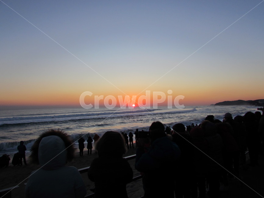 일출,해돋이,바다,동해바다,태양,sunrise,sea,eastsea,sun,해변,바다,beach,sea,사람들,대중,군중,other people,crowd,여행,휴가,traveling,vacation,trip