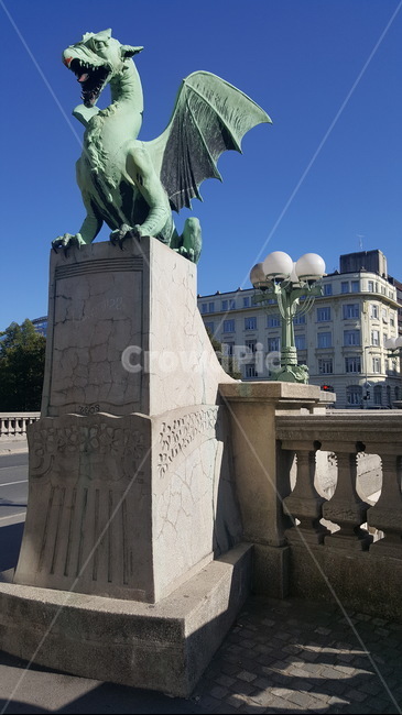 용,다리,용의다리,랜드마크,류블라냐,슬로베니아,dragon,bridge,dragonbridge,landmark,ljubljana,slovenia,monument,기념물,조각상,동상,석상,조형물,statue,bronze statue,stone statue