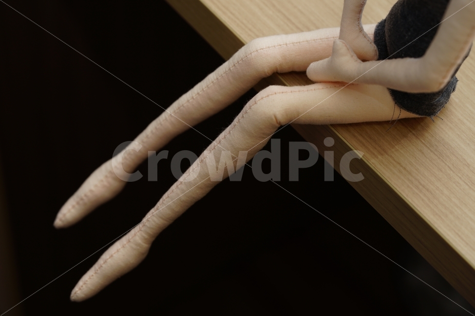 	각선미,몸매,인형,doll,컨셉,앉기,휴식,느낌,쉼,다리,쉼터,감각,작품,날씬,라인,감성,취미,감정표현,기분,feeling,emotion,고독함,외로움,쓸쓸함,우울함,슬픔,lonely,solitary,사물,물건,오브젝트,thing,object,matter,연출,컨셉,콘셉,direction,concept