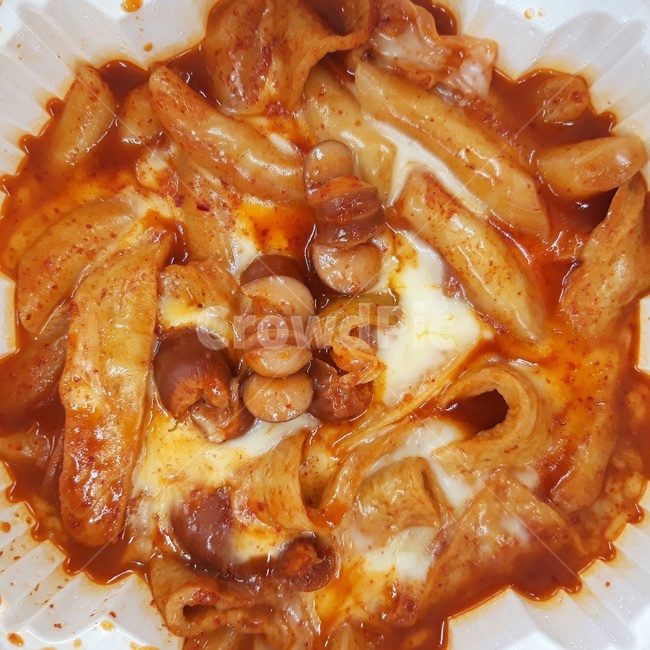 떡볶이,치즈떡볶이,소시지,매운맛,음식