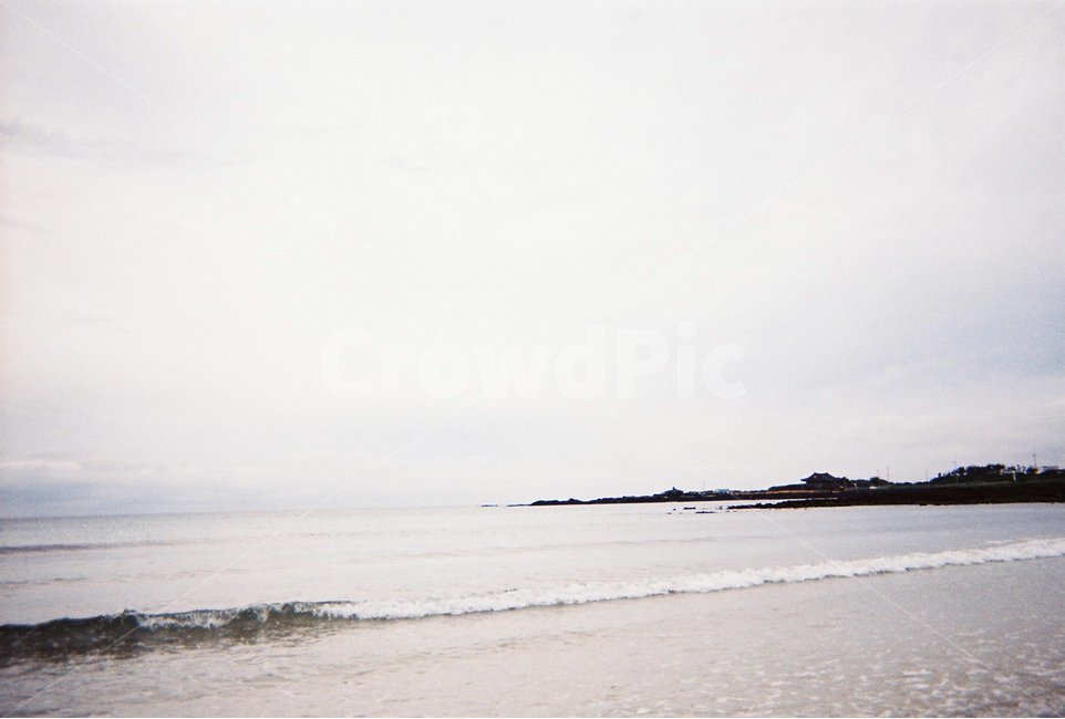 파도,제주도해변,흐린하늘,여유,고독,필름카메라,filmcamera,제주도,구름,바다,jeju,cloud,cloudy,landscape,풍경,하얀등대,자연,풍경,nature,landscape,outdoors,옥외