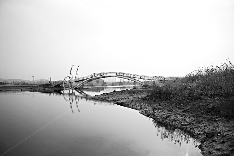 미생의다리,다리,생태공원,자연,풍경,배경,흑백,모노톤,monochrome,black and white,건축물,건물외관,exterior,building,structure,architecture,construction