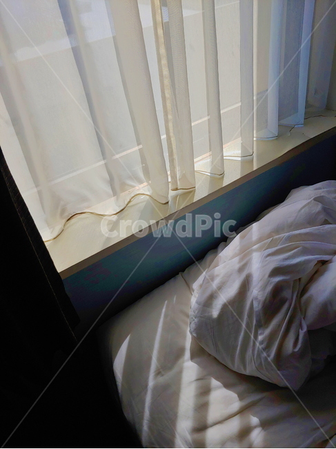 furniture,가구,빛,light,이불,햇살