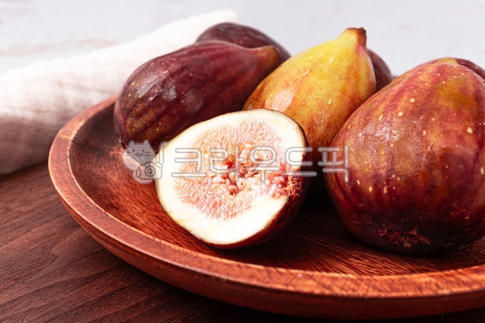 close up,ingredient,seed,FIG,fruit,snack,raw,food,flower,meal,crush,dessert,honey,grocery,Food Ingredients,ingredients,ripe,sweet,fresh,soft