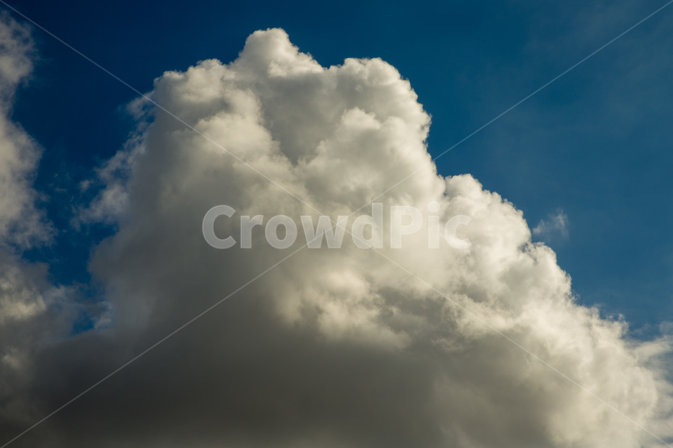 air,atmosphere,background,beautiful,blue,bright,climate,cloud,cloudscape,cloudy,day,environment,fluffy,heaven,high,light,nature,outdoor,sky,space,summer,sunlight,sunny,weather,white,구름,하늘,적운,자연,날씨