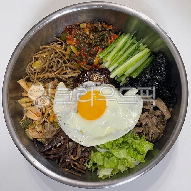fried egg,egg,cucumber,seasoning sauce,fried food,seaweed powder,stirfried pumpkin shoots,Seaweed,bracken,red pepper paste,eggplant,stirfried fern shoots,stirfried eggplant shoots,lettuce,dish,mukbang,Namul Bibimbap,Bibimbap,halfboiled,vegetables,stirfrie