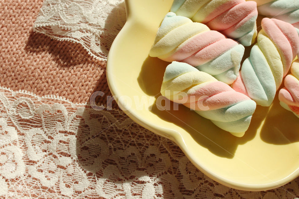 감성사진,마시멜로우,화이트데이,발렌타인데이,캔디,분홍색,하얀색,pink,white,candy,whiteday,디저트,노란색,yellow,음식,식재료,요리,food,cook,meal,dishes,food reserves,디저트,간식,후식,dessert,snack,감성,sensible,feeling