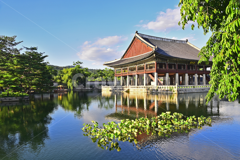 sights,ancientpalace,pattern,house,building,Gyeongbokgung,gyeongbokgungpalace,tile,palace,Palace,korean,structure,seoul,Joseon Dynasty,traditional,background,Dancheong,old palace,Korean tradition