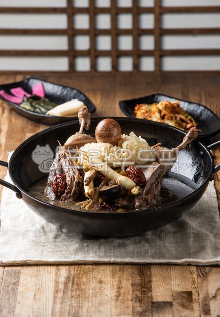 chicken,Boiled Chicken,Samgyetang,Baeksuk,health,summer,food,health food,healthy food,traditional food,Ginseng,jujube