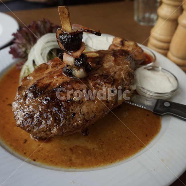 dish,요리,food,음식,meal,식사,cook,해외음식,해외,foreignfood,foreigndish,foreignmeal,foreigncook,oversea,식재료,스테이크,steak,고기,beef,meat,양파,서양음식,체코,프라하,cezch,prague