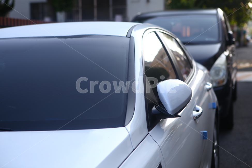 자동차,car,차량,차,윈도우,창문,window,썬팅,배경,검정,사이드미러,아침,transportation,교통,automobile,vehicle,흰차