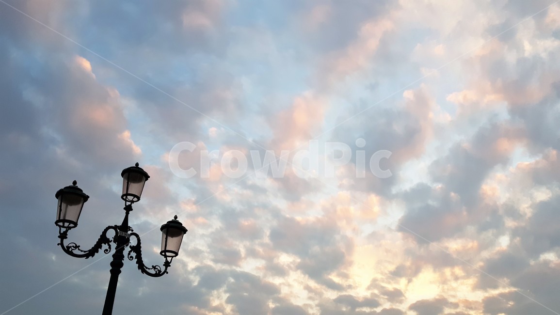 하늘,구름,가로등,cloud,sky,streetlamp,streetlight