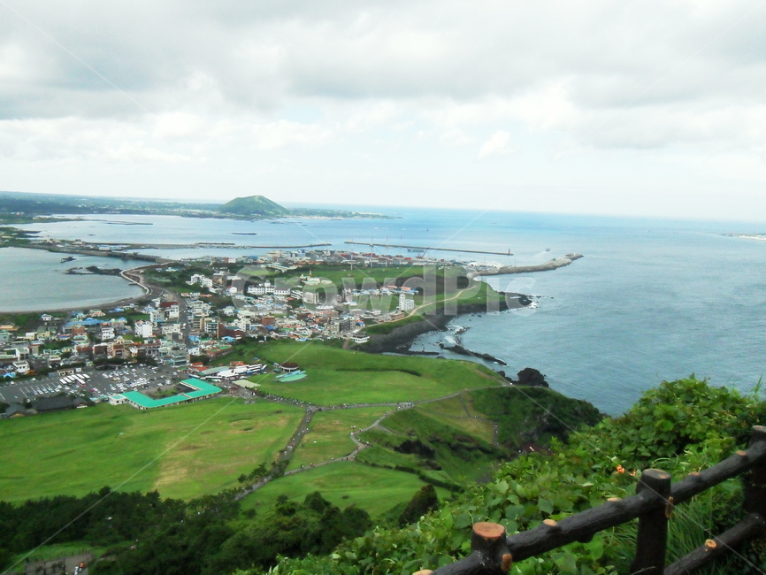 제주성산일출봉,성산일출봉해변,jejuocean,성산일출봉풍경,제주바다,자연,풍경,nature,landscape,한국자연풍경,한국자연경관,korea nature landscape,제주도,jeju,jeju island,outdoors,옥외,land,땅,ocean,대양,water,물,sea,바다,shoreline,해안선,scenery,coast,연안,경치