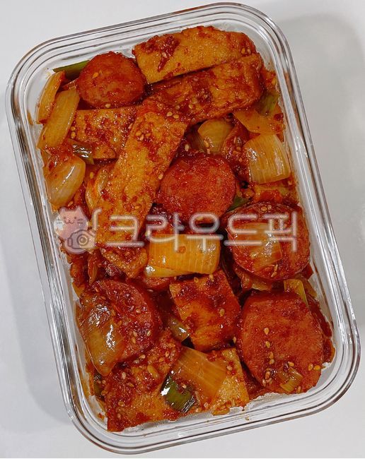 Stirfried Ham and Fish Cake,seasoning,Stirfried fish cake,onion,Fish cake,sausage,vegetable,ham,Stirfried ham,Stirfried Spicy Fish Cake,Stirfried Soya,Stirfried sausage jelly,food,meal,Stirfried Odeng,Stirfried Ham Odeng,Stirfried soya,fish cake,Stirfried