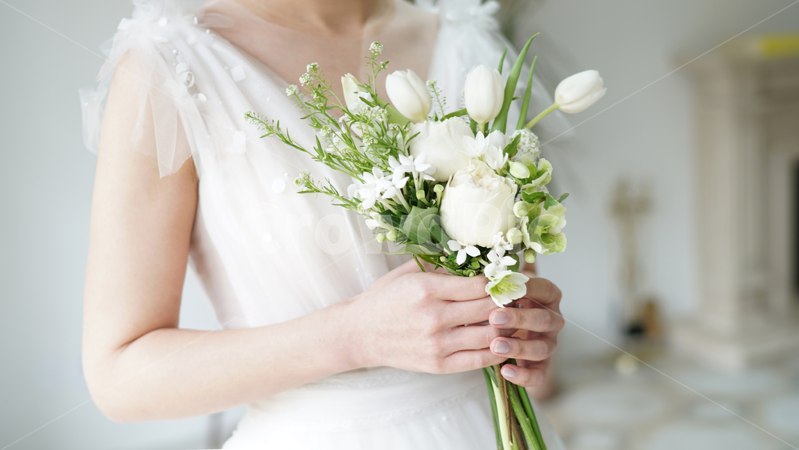plant,식물,human,인간,person,사람,flowerarrangement,꽃꽂이,flower,flowerbouquet,꽃부케,blossom,꽃,부케,드레스,신부,신부부케,하얀꽃,튤립,홈스타일링,bride,wedding,웨딩,웨딩드레스,웨딩촬영,예비신부,사람,인물,인간,human,person,여성,여자,woman,female,lady,결혼,혼례,웨딩,wedding,marriage,marry,기념일,축하,anniversary,congratulation,celebrate,celebration