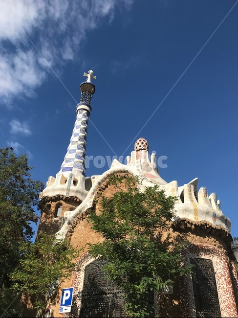 architecture,spain,barcelona,gaudi,스페인,유럽,바르셀로나,가우디,건축,디자인,관광지,교회,성당,십자가,랜드마크,landmark,tourist attraction,해외,외국,세계,foreign,oversea,world,세계랜드마크,해외랜드마크,외국랜드마크,world landmark,world tourist attraction,종교,신앙,religion,belief,faith,건축물,건물외관,exterior,building,structure,architecture,construction,tower,탑,steeple,뾰족한 탑,건물,spire,첨탑
