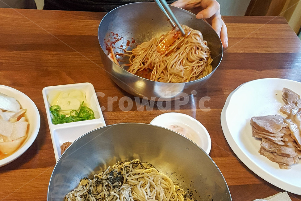 비빔냉면,회냉면,냉면,한식,여름,시원함,spicybuckwheatnoodles,coldbuckwheatnoodleswithrawfish,koreanfood,summer,cool,식재료,요리,reserves,면류,면요리,noodles,한국음식,한국요리,dishes,meal,korean,cook,파스타,국수,noodle,스파게티,음식,pasta,food