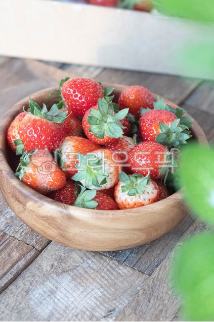 Red,Fruit,fruit,strawberry,wood ball,fresh strawberries,vitamin,food