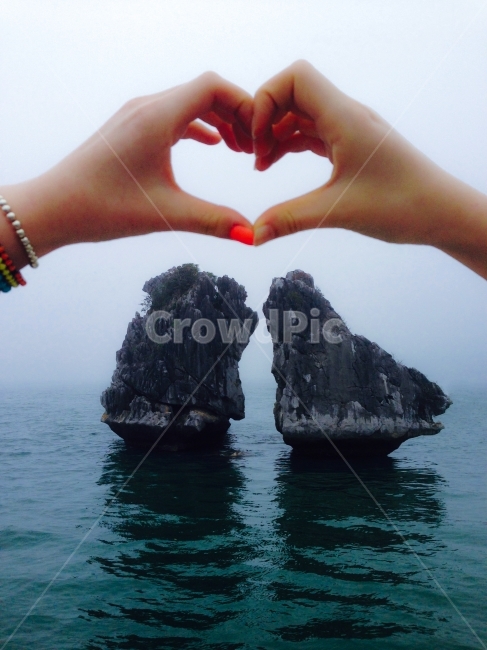 바다,사랑,섬,여행,우정,행복,동남아,세계,love,하트,손가락,물,감성,감성적인,감성사진,친구,손,하늘,노을,해질녘,사람,인물,인간,humanperson,신체일부,몸,body,제스처,표시,손짓,표현,gesturehandsign,expression,감정표현,기분,feeling,emotion,friendship,companion,sensible,색깔,색상,색채,색감,color,sense,sensitivityfeelingofcolor,연출,컨셉,콘셉,direction,concept,사람,인물,인간,human,person,신체일부,몸,body,감정표현,기분,feeling,emotion