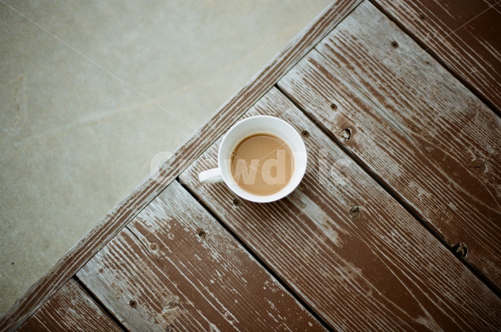 film photography,Terrace,warm,alone,leisurely,coffee,mix coffee,deck,snug,mug,Emotional photo