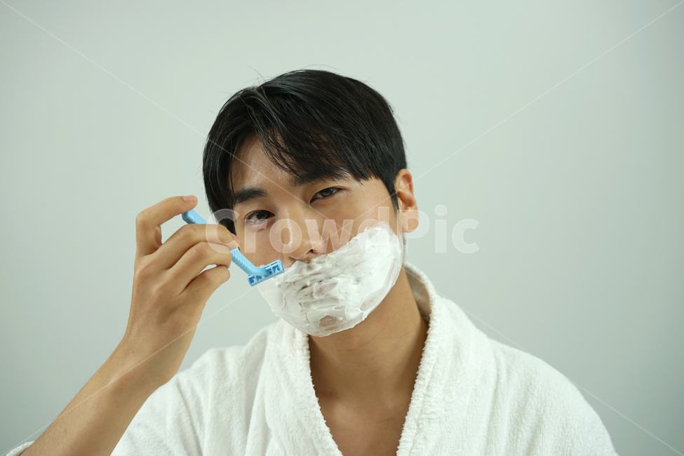 남성,남자,면도기,면도,수염,뷰티,쉐이빙폼,제모,스킨케어,사람,인물,인간,human,person,남성,남자,man,male,뷰티,미용,beauty treatment