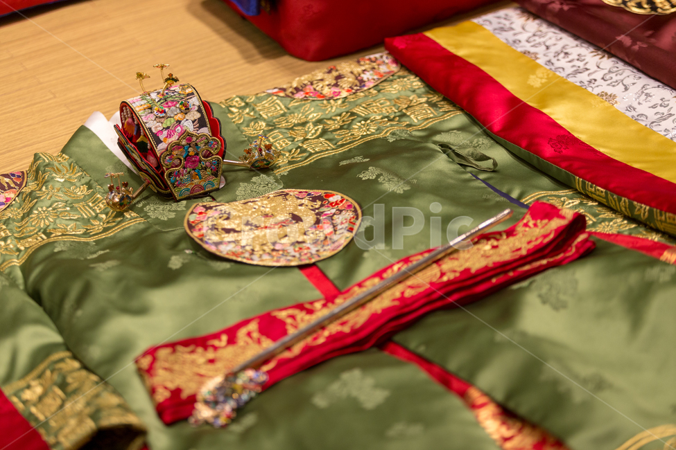 전통결혼식,전통혼례,혼례식,결혼,웨딩,용포,활옷,족두리,한복,드레스,traditionaldress,traditional,한국전통,한국문화,korean traditional,korean culture,한복,한국전통의상,hanbok,korean traditional clothes,결혼,혼례,웨딩,wedding,marriage,marry,기념일,축하,anniversary,congratulation,celebrate,celebration