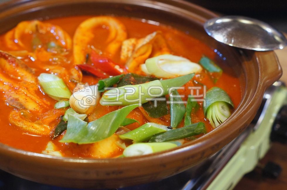 ,stewedjejubeltfish,plating,Braised cutlassfish,local food,fishdishes,Jeju local food,jejulocalfood,fishcuisin,galchijorim,Korean food,kfood,cooking,foodpresentation,seafood,food,braisedcutlassfish,fish dishes,Jeju braised cutlassfish,fish,Plating,localfo