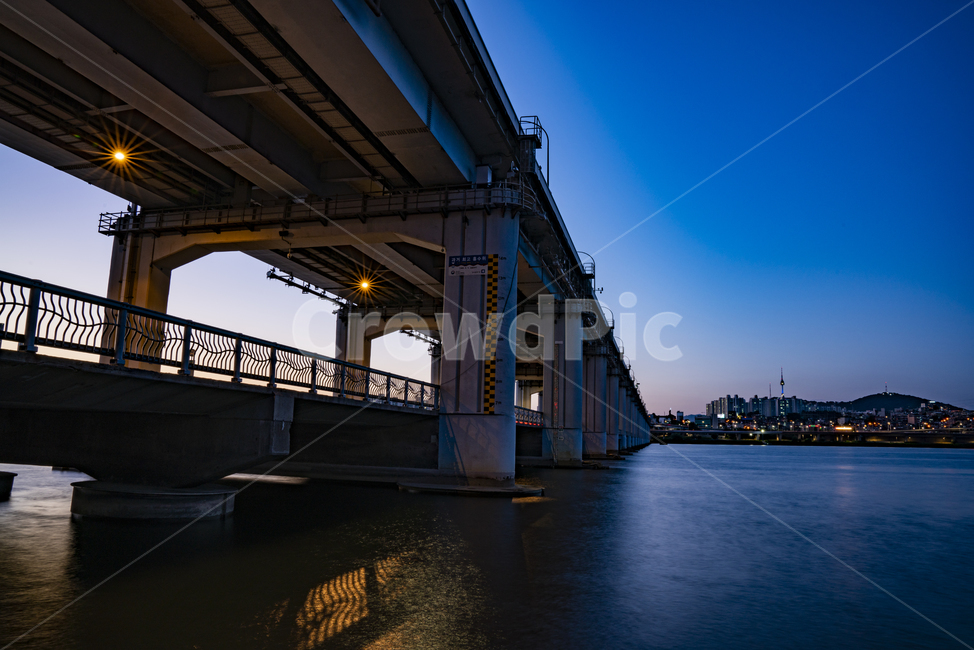한강,야경,반포대교,반포한강공원,가을,야경,밤,풍경,nightscape,night,landscape,도시,city,한국도시풍경,한국도시경관,korea cityscape,건축물,건물외관,exterior,building,structure,architecture,construction,road,도로