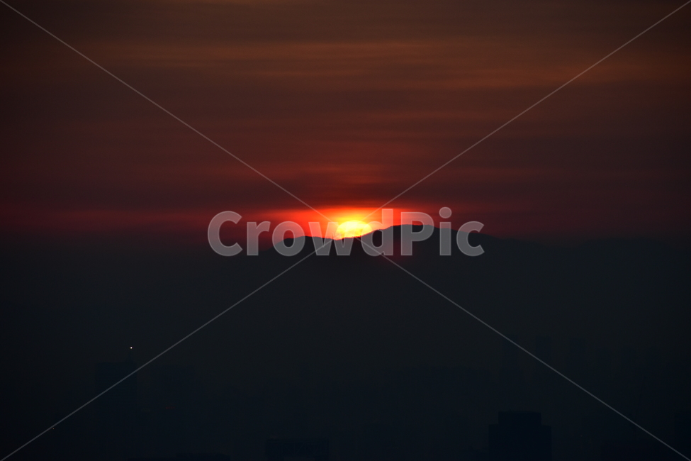 안산,일출,해맞이,해돋이,서울,아침,도시,도심지,풍경,미세먼지,겨울,해,태양,붉은색,자연,풍경,nature,landscape,outdoors,옥외,sky,하늘,sunset,일몰,dusk,황혼,dawn,새벽,red sky,붉은 하늘