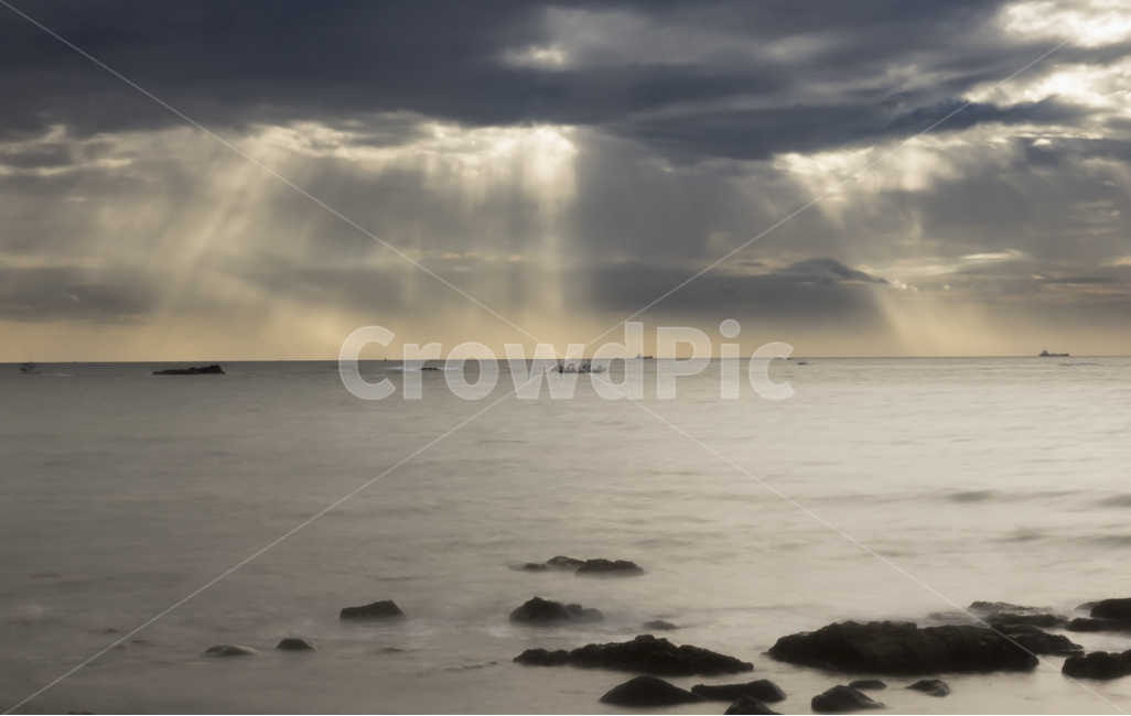 아침,바다,빛내림,갯바위,구름,cloud,자연,풍경,nature,landscape,flare,플레어,light,빛,weather,날씨,sunlight,햇빛