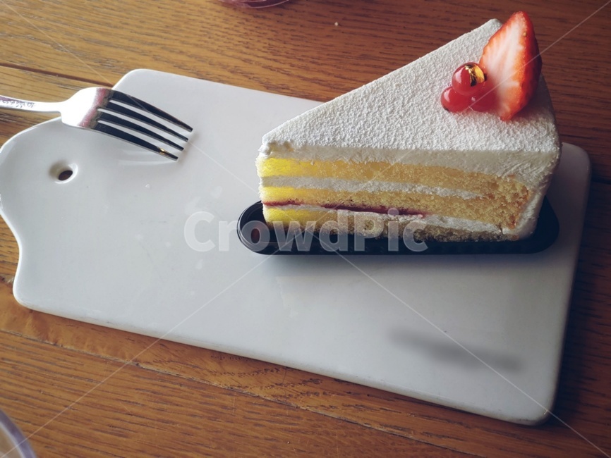 케이크,포크,접시,딸기,카페,크림,빵,식기,음식,생크림