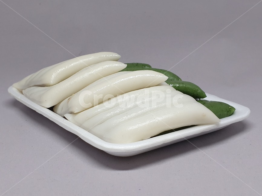 떡,절편,쑥떡,송편,tteok,ricecake,고유음식,스티로품,포장,군것질,food,먹는거,먹는것,한국전통,전통,명절,사물,오브젝트,object,음식,한국음식,명절음식,전통음식,식사대용,간식,디저트,후식,음식,식재료,요리,food,cook,meal,dishes,food reserves