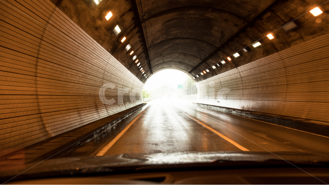 터널,출구,탈출,입구,터널끝,비오는날,도로,교통,교통수단,traffic,transportation,tunnel