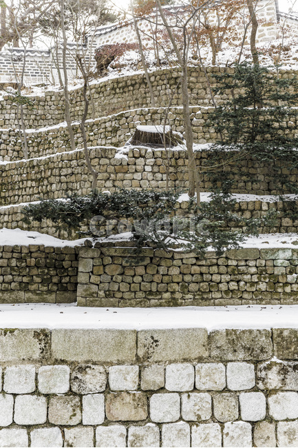 돌담,담벼락,고궁,전통문화,축대,겨울,계절,winter,season,한국전통,한국문화,korean traditional,korean culture,건축물,건물외관,exterior,building,structure,architecture,construction